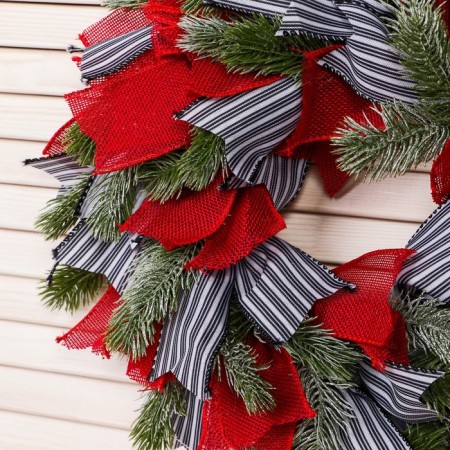 New Year's wreath d- 28 cm "Cozy fairy tale" striped and red ribbons-1