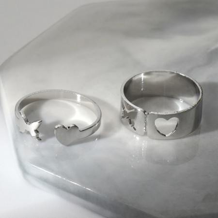 A set of rings 2 pieces of “non -membranous” tenderness, color silver, dimensionless