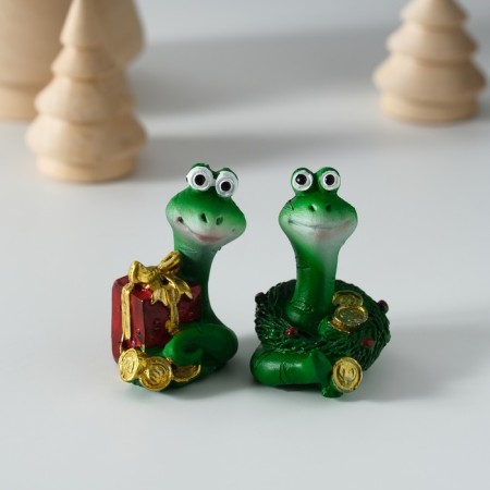 Polystone souvenir "Snake with New Year's mood" MIX 3x2x4 cm