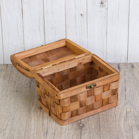Stamnka chest, with a lock, 17 × 12 × 12 cm, veneer-1