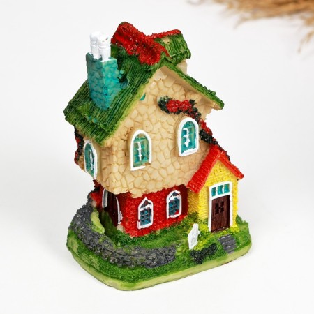 Figure "House Cottage" 6x4x9.5cm-3