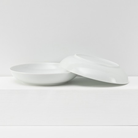 A set of porcelain dishes "Universal", 12 objects: plate d = 20 cm, deep 600 ml, d = 20 cm, mug 350 ml-1