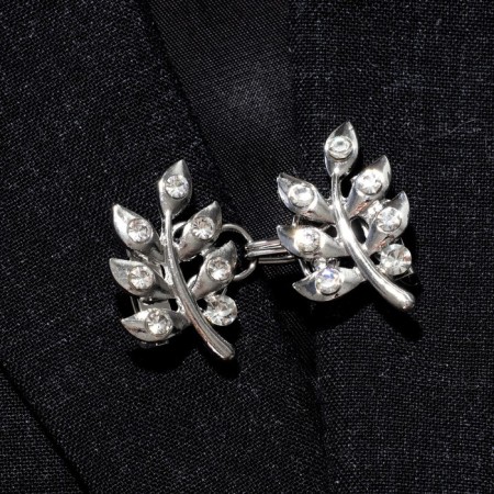 Circum for the cardigan "Vetochka", white color in silver