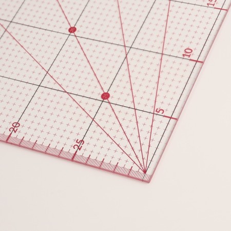 A line for quilting and patchwork, with holes, 30 × 30 cm, the color is transparent/pink-1