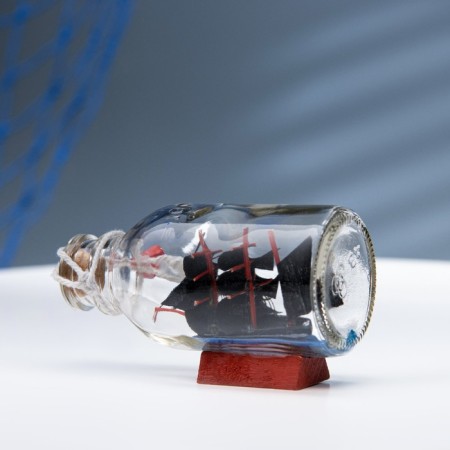 Souvenir ship in a bottle 15x4x6cm, black-2