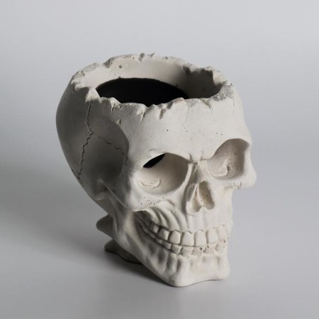 Figure candle in concrete "Crying Skull", black-2