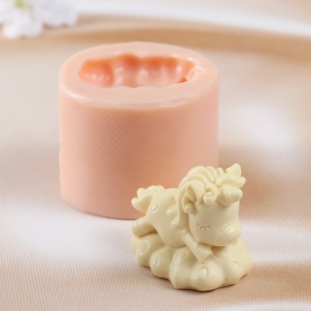 Silicone Mold "Unicorn lies" (Presid. 5.7x3.6x4.2 cm)-3
