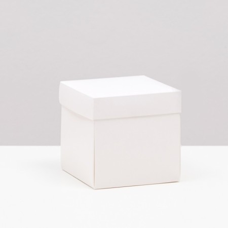The box is folding, white, 10 x 10 x 10 cm