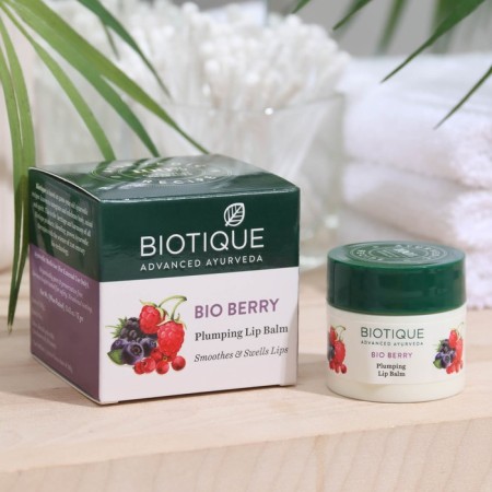 Lip balm "Biotique", "berries" 12 g
