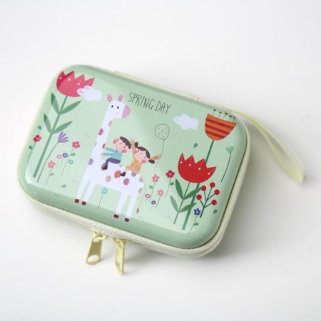 Board Metal with a zipper "Children on the giraffe" 9x6.5x3.3 cm-2