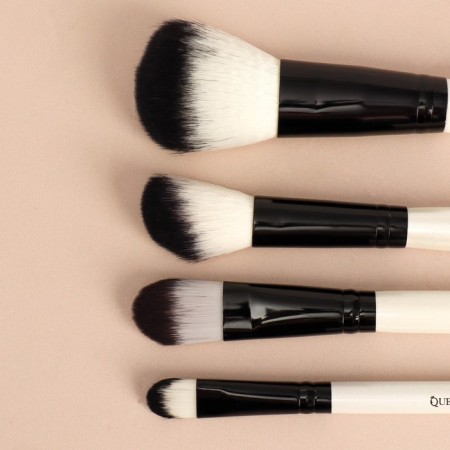 A set of makeup brushes "stripes", 8 objects, a lightning cover, white/black color-5