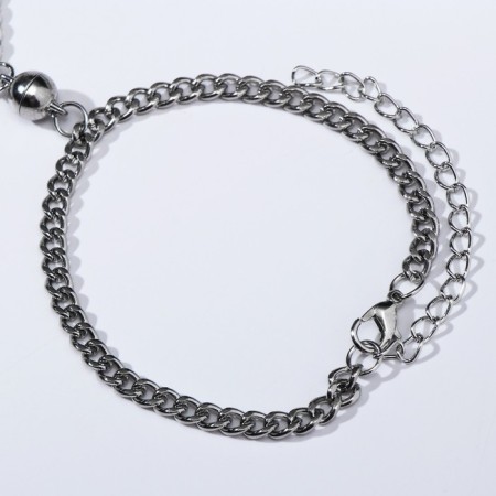 Bracelets "Demetrons" on the magnet, the color of silver l = 17-4