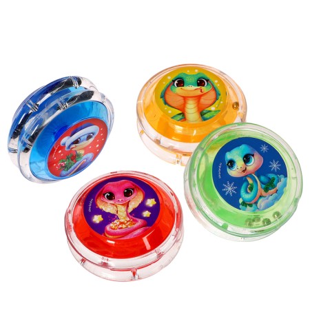 Yo-yo in the show "Play the New Year" snakes-5