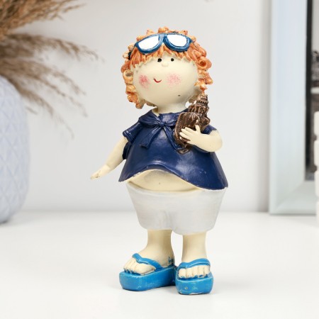 Figure "Girl with a shell" 8x7x15cm