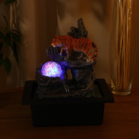 Tiger Tiger fountain 16x20x25 cm (with backlight)-2