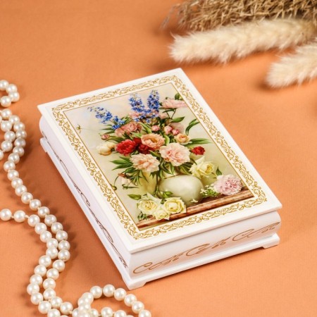 Casket "Bouquet of flowers in a vase", white, 11 × 16 cm, lacquer miniature