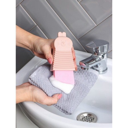 Silicone brush for manual washing of the share, the color is pink-1