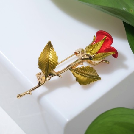 Brooch "Rose", red-green color in gold-1