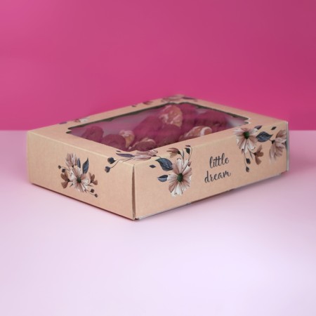 The box is self-assembly, the cover is, with the window, “Little Dream” 18 x 15 x 5 cm-1