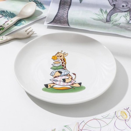 Plate "Giraffe", D = 18.5 cm