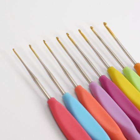 A set of hooks for knitting, with a plastic handle, d = 0.8-2 mm, 8 pcs, color colorful color-3