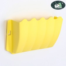 The outer hay feeder, 25 x 15.7 x 7 cm, yellow