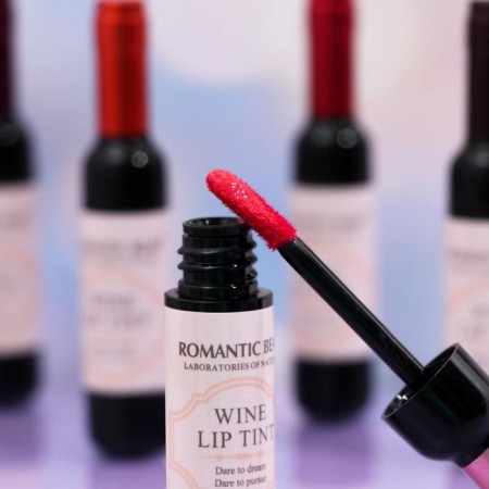 Tint for the lips "Wine", a mix of flowers and aromas-2