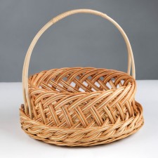 Candy, bottom = 20 cm, height 9 cm, with a handle 22 cm