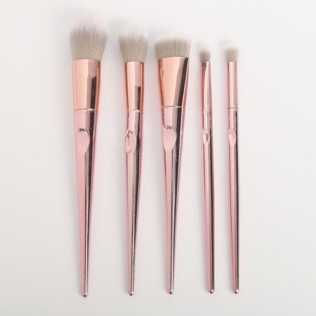 Set "since March 8": makeup brushes 5 pcs, a brush for washing, a towel-2