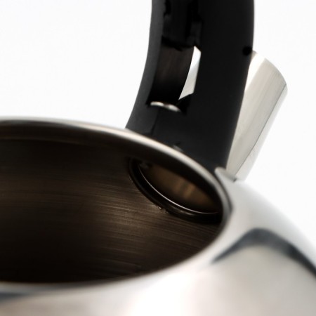A kettle with a stainless steel whistle “Rio”, 2.8 liters, a fixed handle, the color of the chrome-2
