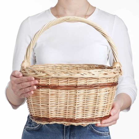 Kalina basket, 34 × 25 × 19/33 cm, manual weaving, willow