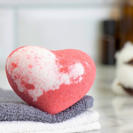 Bath for the bath "Heart" 130 g