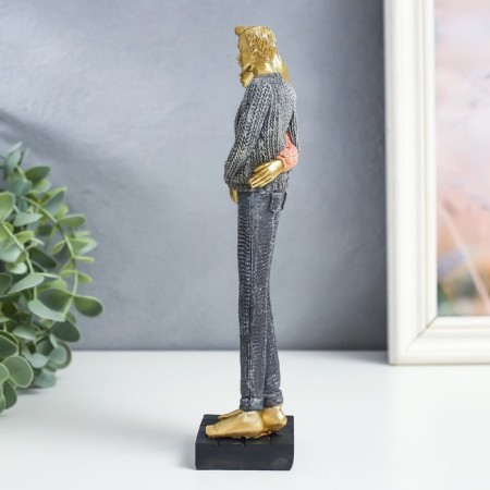 Souvenir Polystone "A couple in love - embrace, in sweaters" 7.5x5x21.5 cm-3