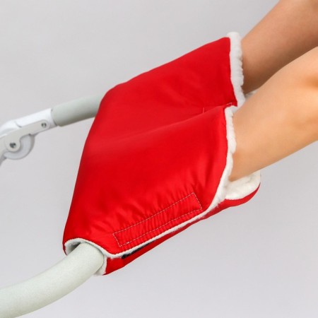 The clutch on the handle of the stroller, the color is red
