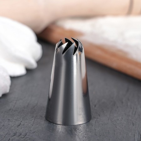 Confectionery nozzle "Closed rose", d = 2.3 cm, exit 0.9 cm, stainless steel-1