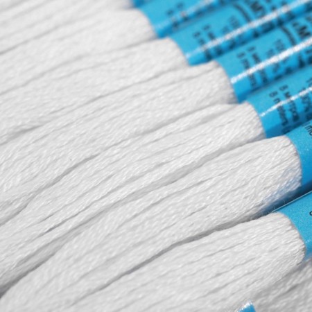Muline threads, 8 ± 1 m, white color No. 0415-2