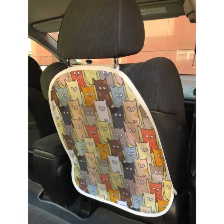 Protective cape on the back of the Kitty car seat