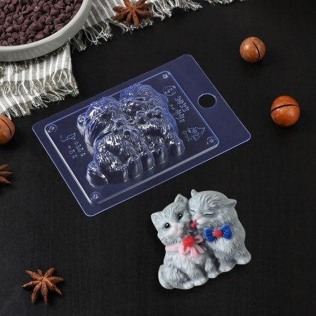 Form for chocolate and sweets Plastic "Kittens in love", 8.5 × 7.5 × 2.6 cm, Color transparent