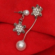 Earrings with pearls 
