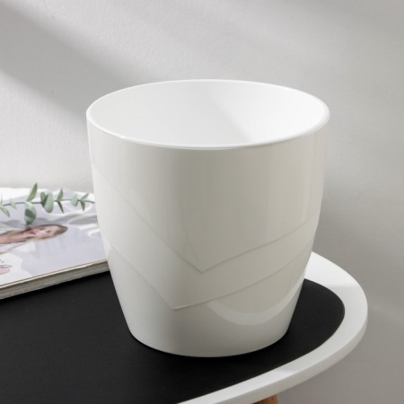 Kashpo for flowers with an insert "grace", 4.5 l, white color