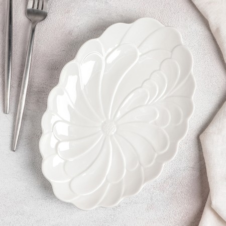 Ceramic "Chamomile" dish, 25 × 17 × 3 cm