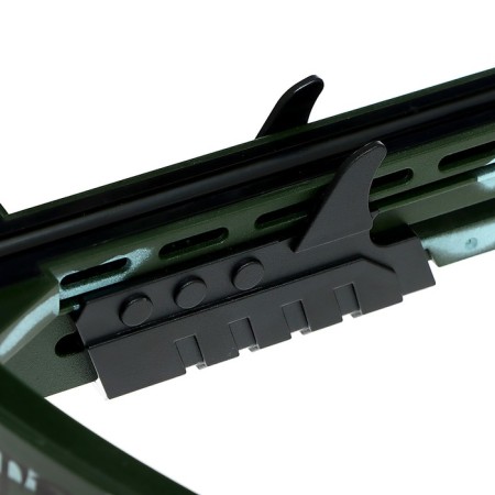 Stinger crossbow, with a laser sight, a butt, knuckles, target-5