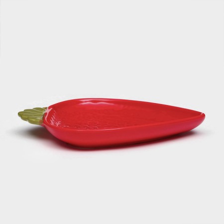 Ceramic plate "Strawberry", flat, red, 28 cm, 1 variety, Iran-2