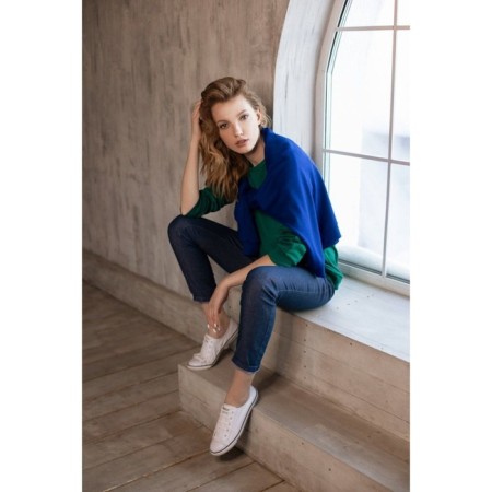 Female sweatshirt, size 50-4
