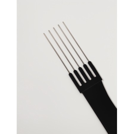 Comb with ponytails Metal 20*2.7 cm plastic black bag QF-3