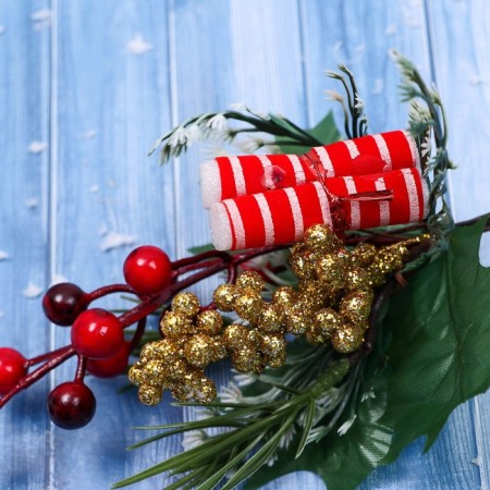 Decor "Winter dreams" bundle of berries Greens, 19 cm-1