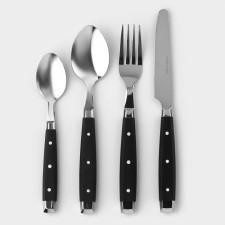 A set of cutlery of stainless steel 