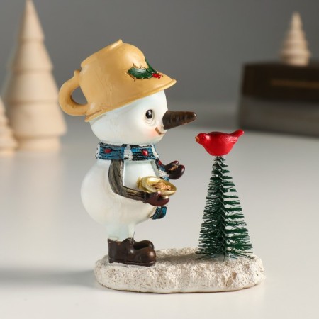Polystone souvenir "Snowman with a cup on his head, feeds a bird at the Christmas tree" 9.5x6x11 cm-1
