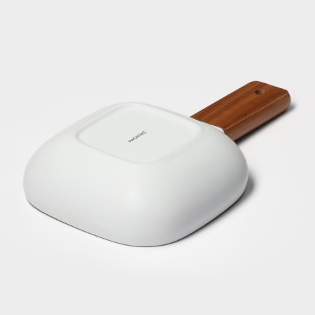 Porcelain dish for serving with a wooden handle Magistro, 15 × 15 cm, white color-5