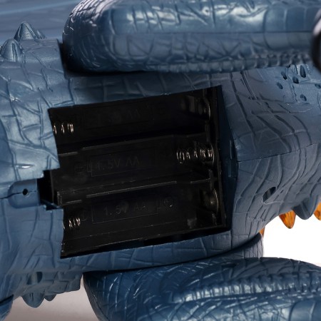 The dragon is radio -controlled, breathes steam, light and sound effects, works from batteries-6